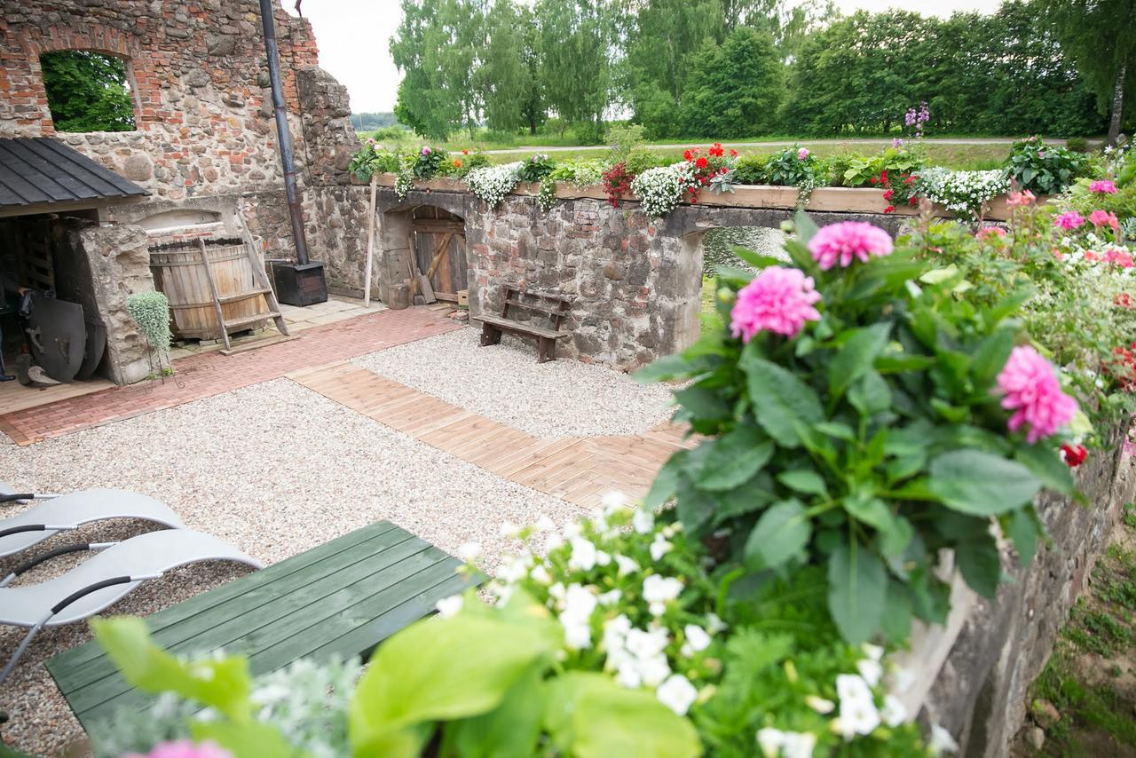 Botique & Spa Hotel Berkenes Manor Ziedkalne Kültér fotó
